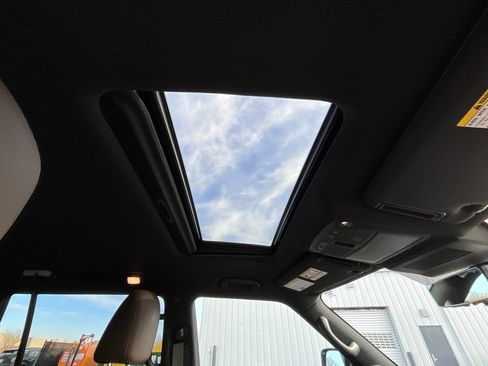 Used 2024 Nissan Armada Platinum w/ Captain's Chairs Package image 23