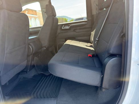 Used 2025 Chevrolet Silverado 2500 LT w/ Convenience Package image 22