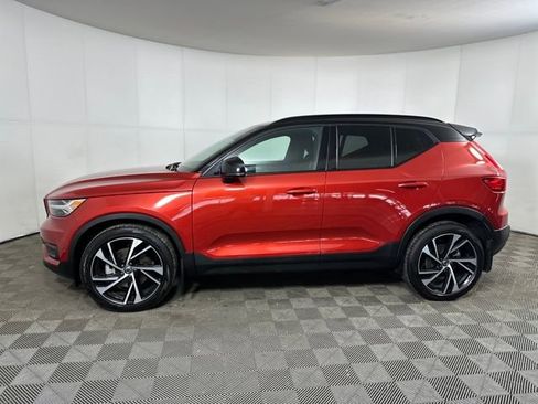 Used 2021 Volvo XC40 T5 R-Design w/ Protection Package Premier image 6