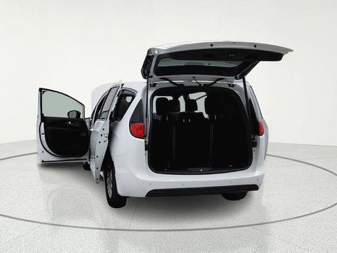 New 2026 Chrysler Voyager LX image 8