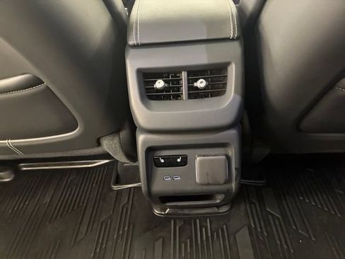Certified 2025 Cadillac Optiq Luxury 2 w/ LPO, Floor Liner Package AWD/4WD image 19