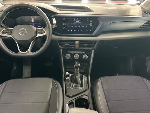 Certified 2023 Volkswagen Taos SE w/ Panoramic Sunroof Package FWD image 17