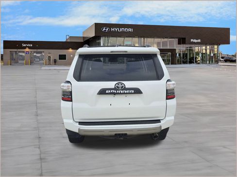 Used 2019 Toyota 4Runner TRD Off-Road Premium image 9