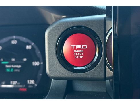 Used 2025 Toyota Tacoma TRD Sport image 23
