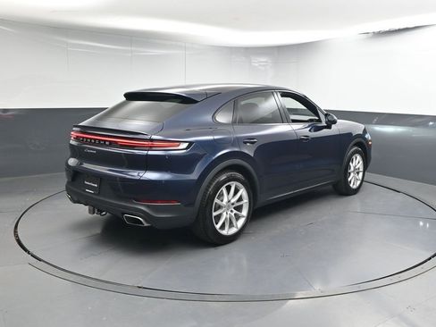 Certified 2024 Porsche Cayenne Coupe AWD/4WD image 26