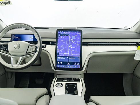 New 2025 Volvo EX90 Plus w/ Protection Package Premier image 15