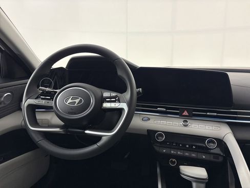 New 2026 Hyundai Elantra Limited FWD image 24