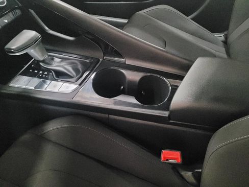 Used 2025 Hyundai Elantra SEL FWD image 26
