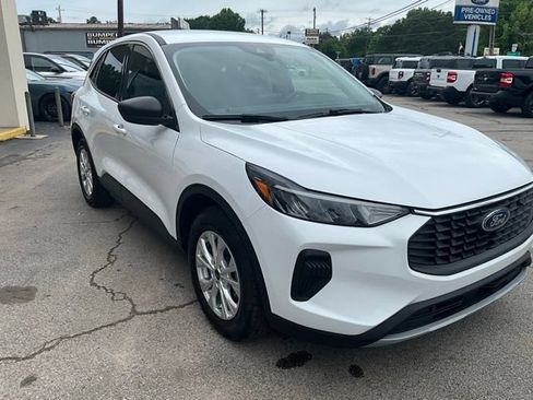 Used 2023 Ford Escape Active w/ Cold Weather Package FWD image 4