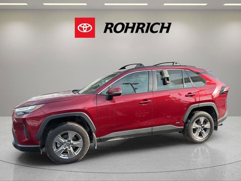 Certified 2024 Toyota RAV4 XLE w/ Convenience Package image 9