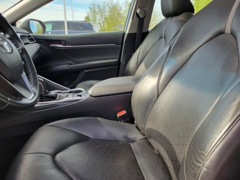Used 2018 Toyota Camry XSE FWD image 16