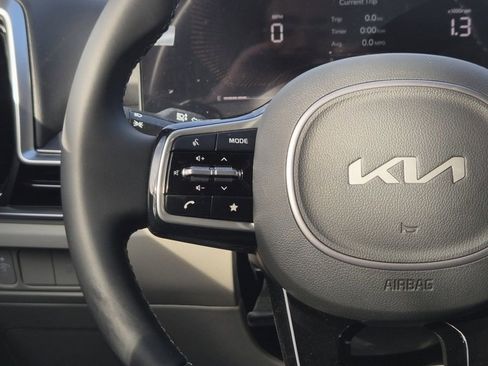 New 2025 Kia Sorento S image 21