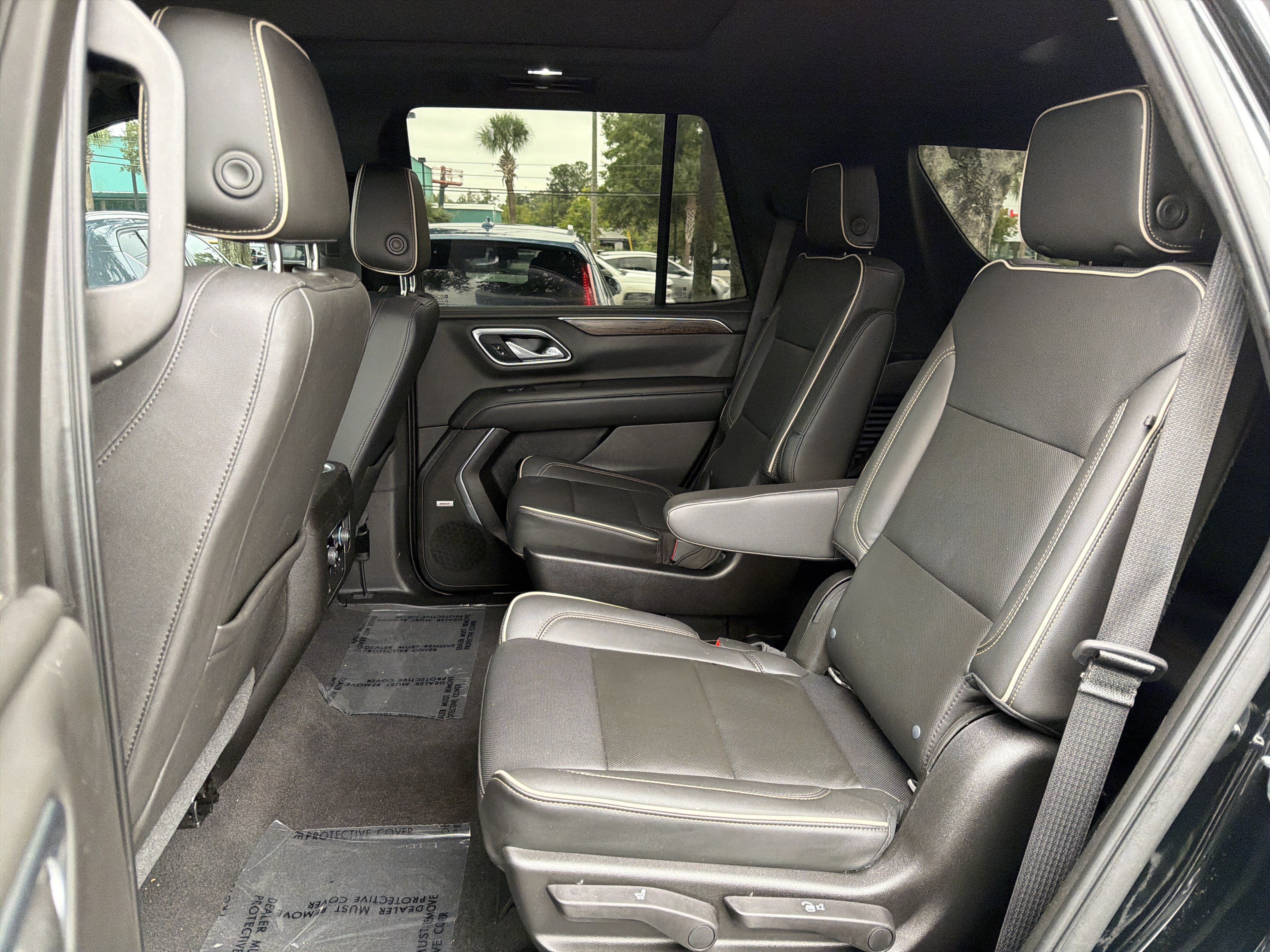 Used 2021 Chevrolet Tahoe Premier w/ Premium Package RWD image 32