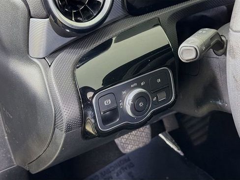 Used 2020 Mercedes-Benz CLA 250 image 10