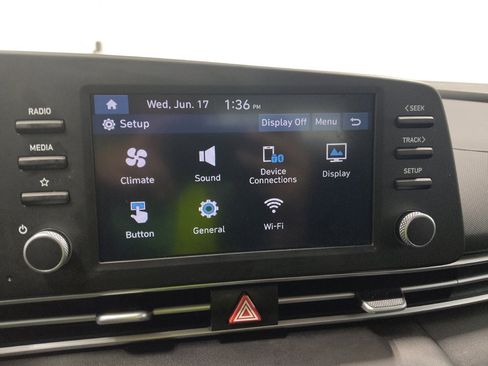 Used 2025 Hyundai Elantra SE FWD image 25