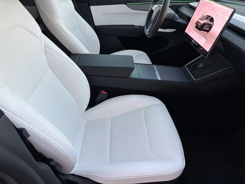 Used 2026 Tesla Model Y 2WD image 12