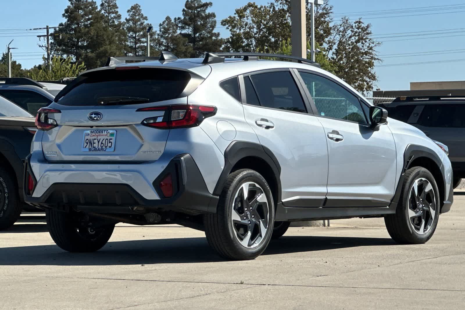 Used 2024 Subaru Crosstrek 2.5i Limited w/ Crosstrek Mirror Package AWD/4WD image 3