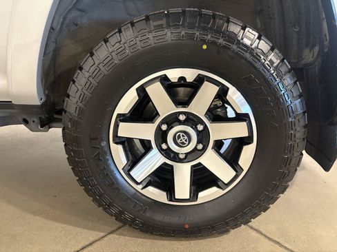 Used 2023 Toyota 4Runner TRD Off-Road Premium AWD/4WD image 51