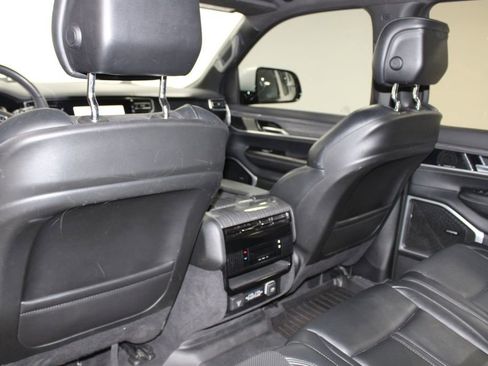 Used 2022 Jeep Wagoneer Series II AWD/4WD image 28