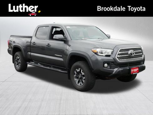 Used 2017 Toyota Tacoma TRD Off-Road AWD/4WD image 1