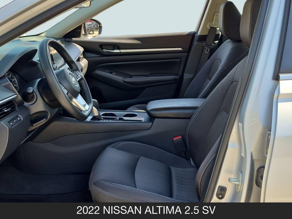 Used 2022 Nissan Altima 2.5 SV FWD image 14
