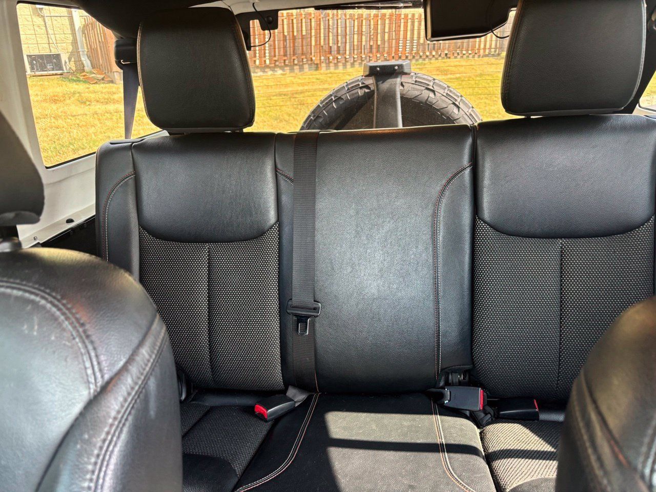 Used 2017 Jeep Wrangler Unlimited Sahara AWD/4WD image 19