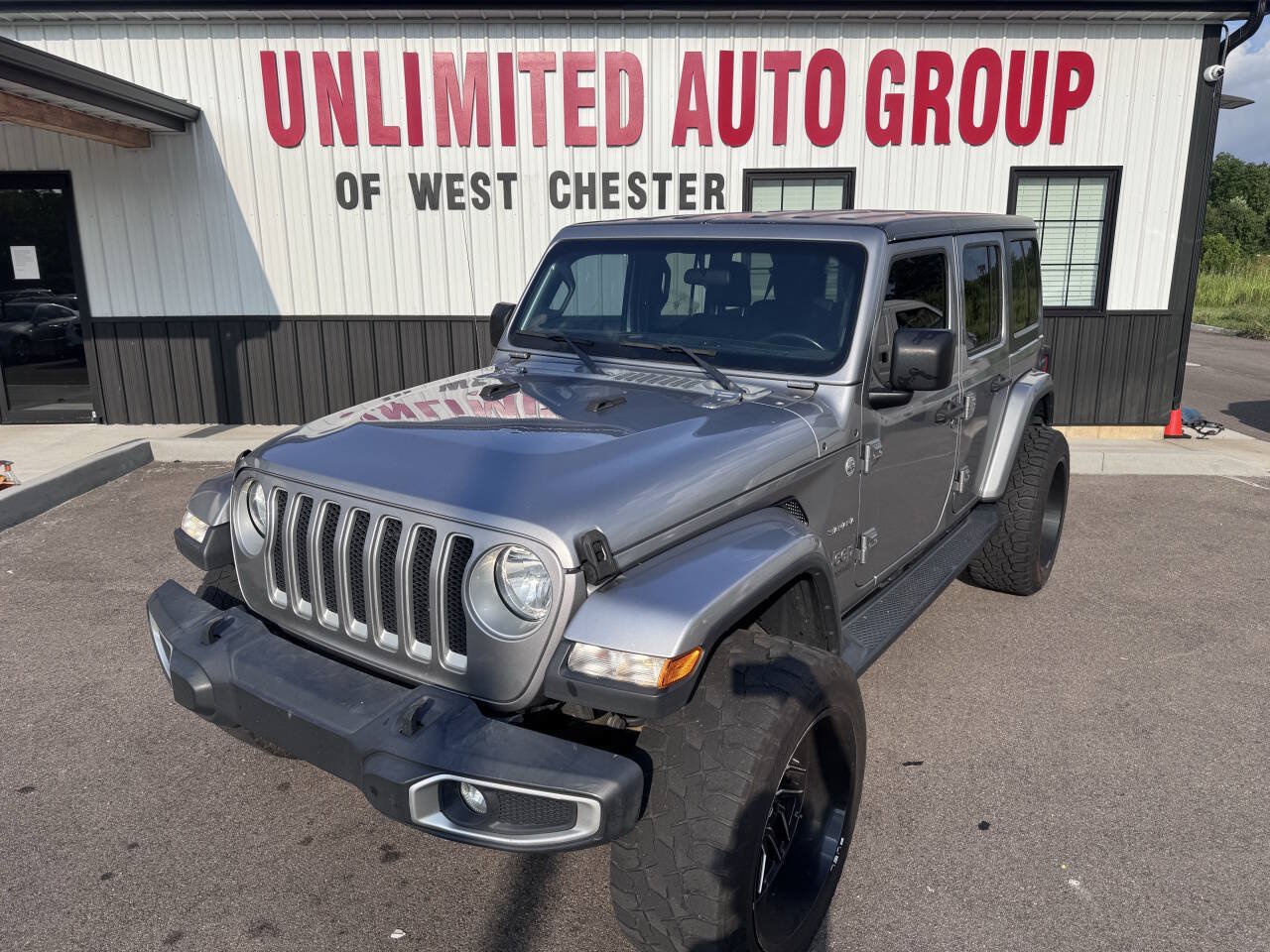 Used 2020 Jeep Wrangler Unlimited Sahara AWD/4WD image 1