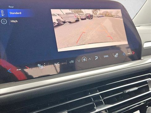 New 2026 Chevrolet Traverse LT image 13