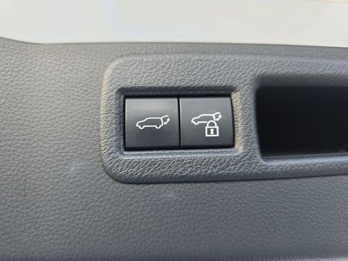 Used 2024 Toyota Venza Limited AWD/4WD image 14