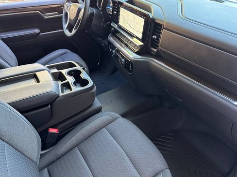 Used 2023 Chevrolet Silverado 1500 LT Trail Boss w/ LPO, Dark Essentials Package AWD/4WD image 19