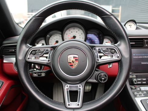 Used 2017 Porsche 911 Targa 4S image 15