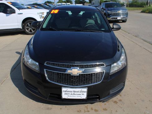 Used 2014 Chevrolet Cruze LS FWD image 2