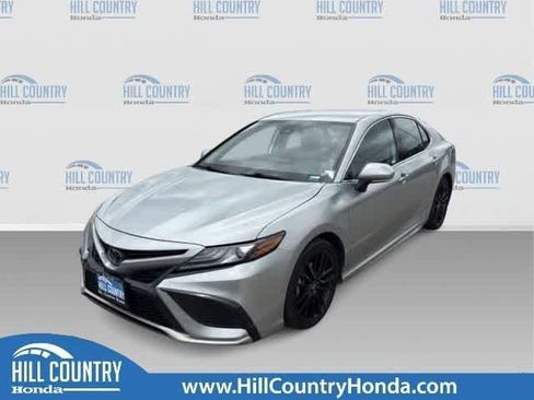 Used 2023 Toyota Camry XSE FWD image 2