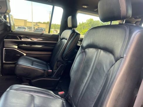 Used 2022 Jeep Wagoneer Series III w/ Rear Seat Video Group 1 AWD/4WD image 27