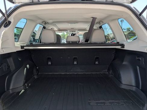 Used 2018 Subaru Forester 2.5i Limited AWD/4WD image 9