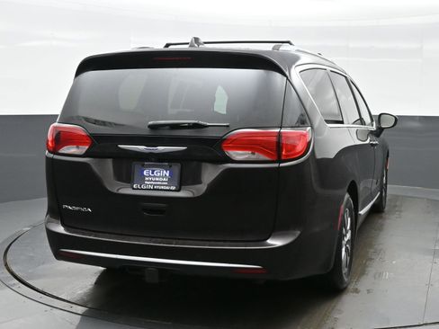 Used 2019 Chrysler Pacifica Touring-L Plus image 5