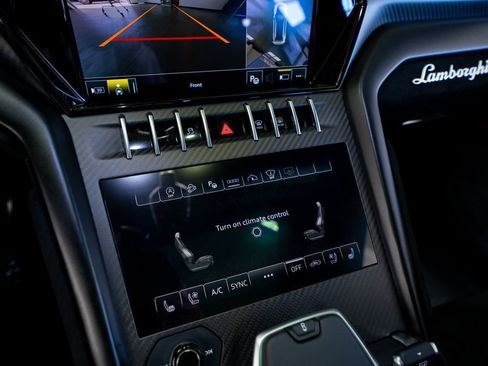 Used 2024 Lamborghini Urus Performante AWD/4WD image 39