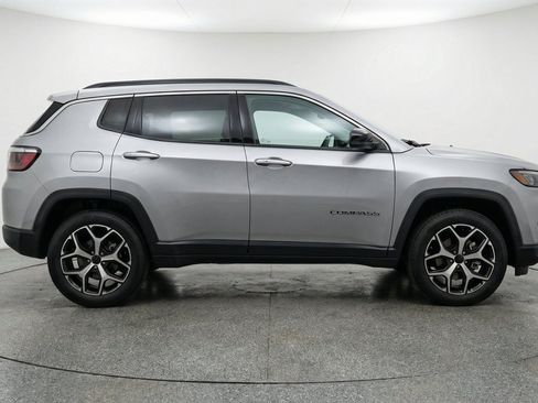 Used 2025 Jeep Compass Limited AWD/4WD image 11