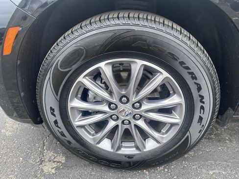 Certified 2024 Buick Enclave Essence image 9