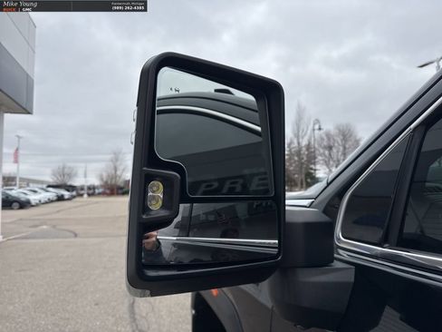 Certified 2022 GMC Sierra 2500 Denali w/ Denali Black Diamond Edition AWD/4WD image 12