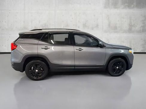 Used 2020 GMC Terrain SLE w/ Driver Convenience Package image 4