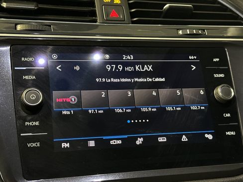 Used 2023 Volkswagen Tiguan SE R-Line image 26