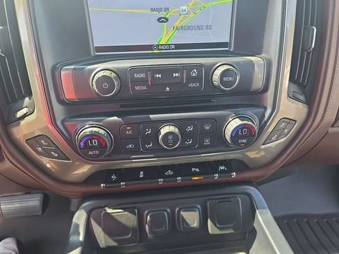 Used 2017 Chevrolet Silverado 1500 High Country AWD/4WD image 25