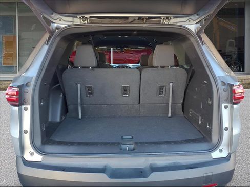 Certified 2023 Chevrolet Traverse LT image 5