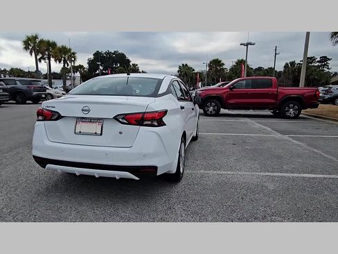 Used 2025 Nissan Versa S w/ Trunk Package image 33
