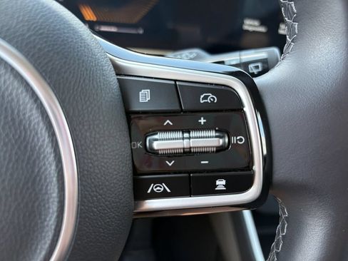 Used 2026 Kia Carnival FWD image 17