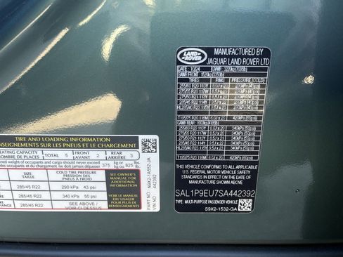 Used 2025 Land Rover Range Rover Sport SE AWD/4WD image 19