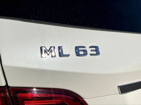 Used 2015 Mercedes-Benz ML 63 AMG 4MATIC image 30