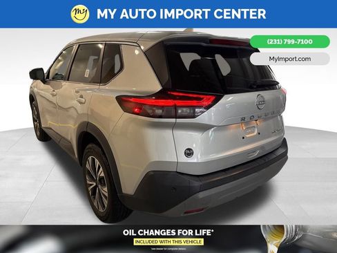 Used 2022 Nissan Rogue SV image 5