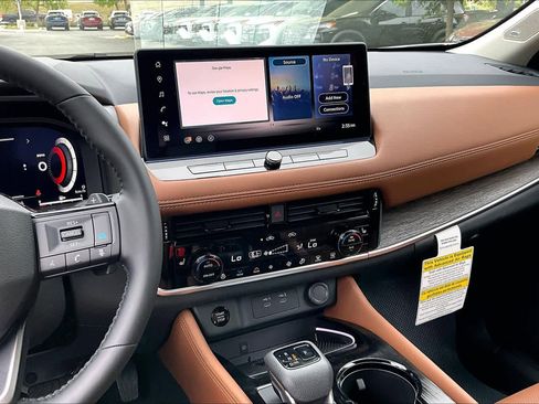 New 2026 Nissan Rogue Platinum image 6